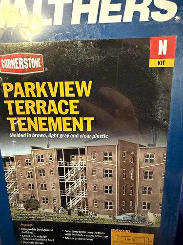 Walthers cornerstone parkview - walthers,