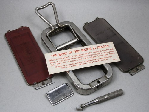Antique 1927 rolls razor - antique,