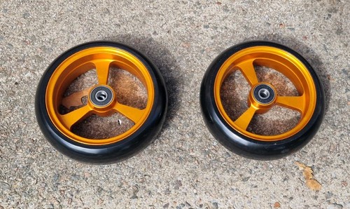 Frog legs castors quickie - legs,