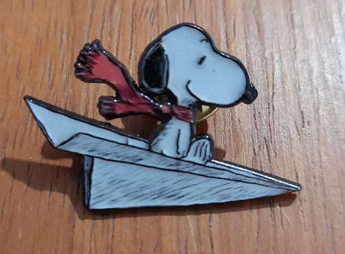 Snoopy pin badge - brooch, metal