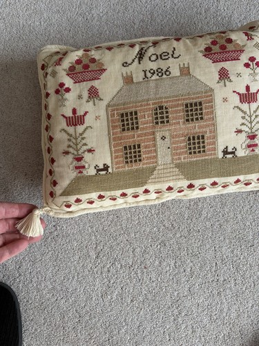Needlepoint tapestry cushion - needlepoint,