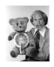 Roger De Courcey, Nookie Bear