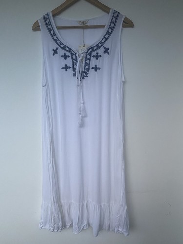 Ivory white embroidered - ivory,