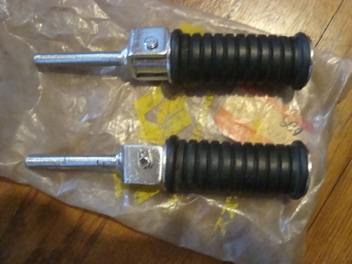 Suzuki gt750 foot rest - suzuki,