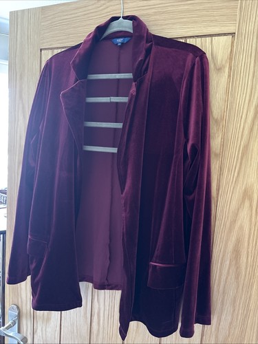 Burgundy velvet blazer with