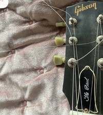 1980s GIBSON Les Paul the Paul Deluxe Embossed Truss Rod Cover