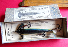 RARE ANTIQUE CARDED AND BOXED WILLIAM BROWN, BROWN'S PHANTOM MINNOW FISHING LURE
