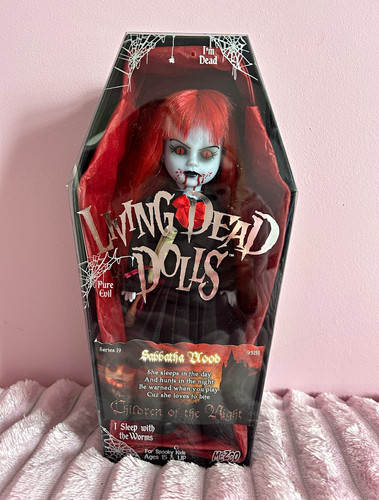 Mezco living dead - mezco, dolls