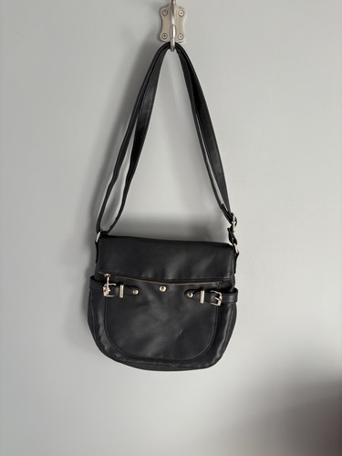 Black handbag with several - handbag,