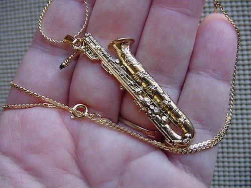 Baritone saxophone - baritone,