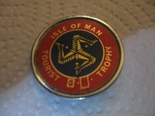 RARE OLD ISLE OF MAN TT TOURIST TROPHY MOTOR CYCLING METAL BROOCH PIN BADGE