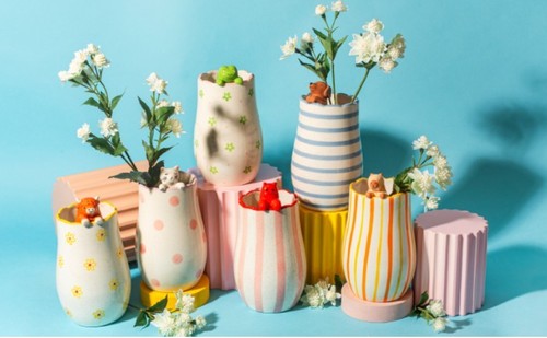 Peeking animal flower vase - animal,
