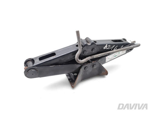 Lexus lift jack 2010 saloon - jack,