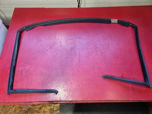 Seal rubber lip - seal, front