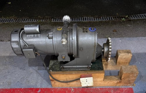 Variable speed 240v motor - variable,