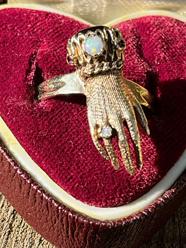 9ct gold hand - 9ct,