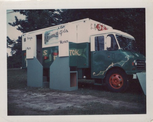 Hunt bros circus - hunt, restroom