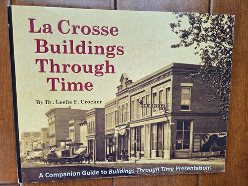 Crosse buildings through - la,
