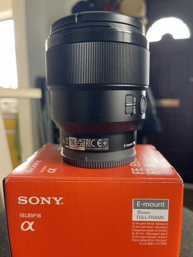 Sony 85mm 8 sel85f18 - 85mm,