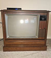 Vintage (1982) RCA 24in