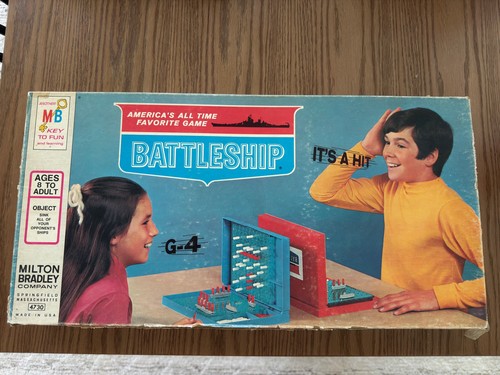 Vintage 1971 battleship board - 1971,