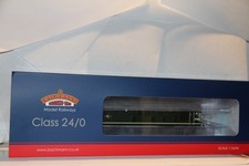 Bachmann 32-415 BR Green Class 24 D5036  SYP Diesel  Loco  WITH 'WORKING LIGHTS'