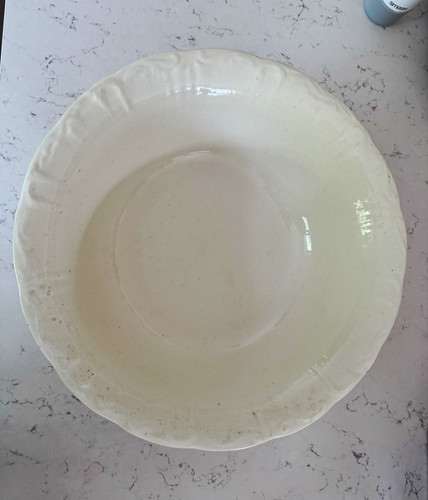 Vintage white round ceramic - round,