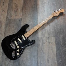 Squier by Fender SST-33