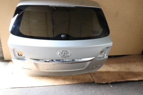 Toyota avensis 4d boot - avensis, d