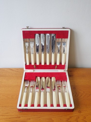 Boxed fish cutlery set - x, 8