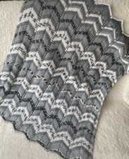 Baby Blanket Knitted Grey & White