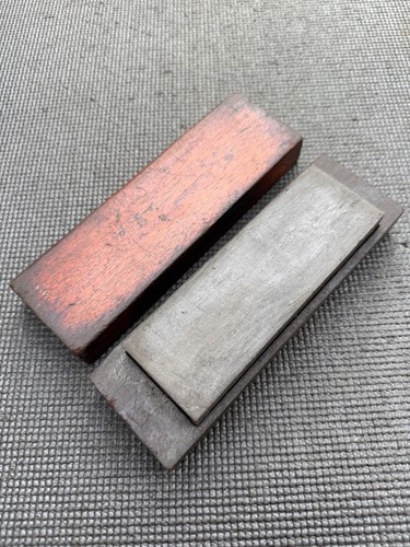 Vintage cased oil stone - 6", stone.