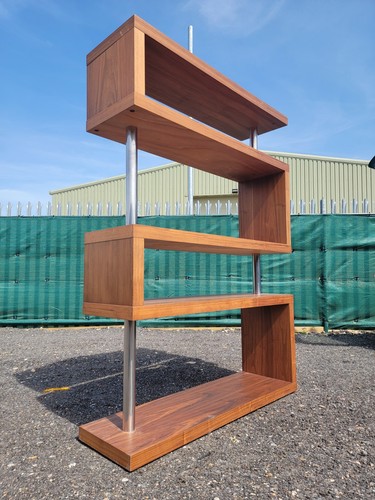 Mid century modern - mid, open
