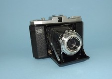1950s Zeiss Ikon Nettar 517/16 folding camera with Novar f/4.5 75mm lens.
