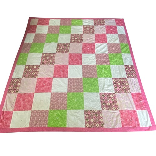 Handmade patchwork quilt pink - patchwork,