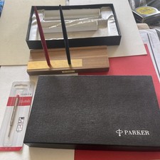 Vintage Parker Double Red& Blue Pen Desk Set Wood Base with gold plate.Boxed