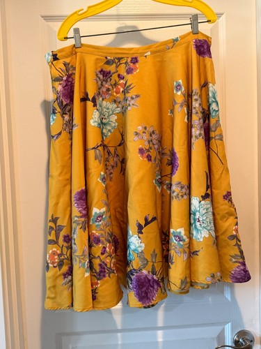 Modcloth gold floral satin - 1x,