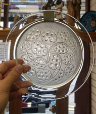 1974 unusual Lalique Crystal 'Silver Pennies' fully signed Colletors Plate. LJ20