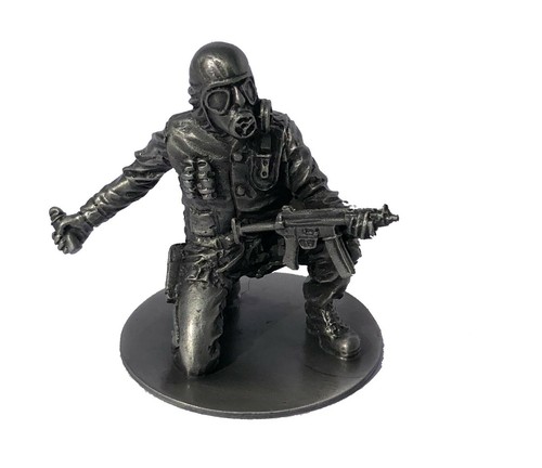 Pewter sas crw kneeling figure - pewter,