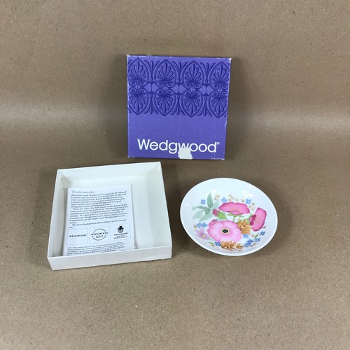 Wedgwood meadow sweet bone - wedgwood,