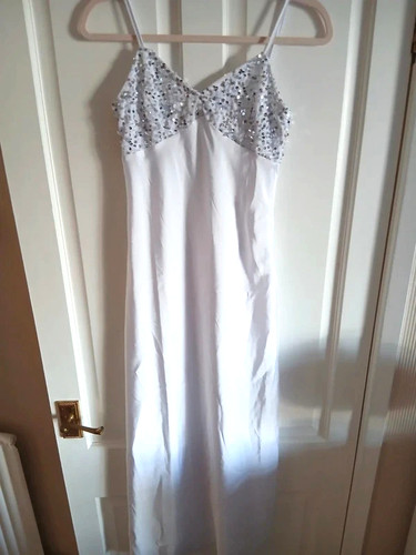 Size white and silver - 6/8,