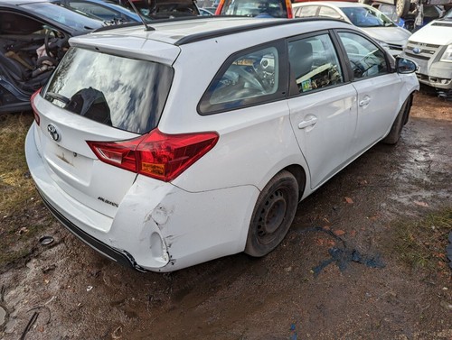 Toyota auris estate - auris,