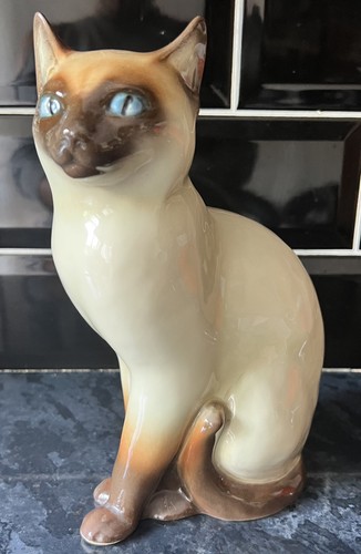Goebel sylvac like figurine - like,