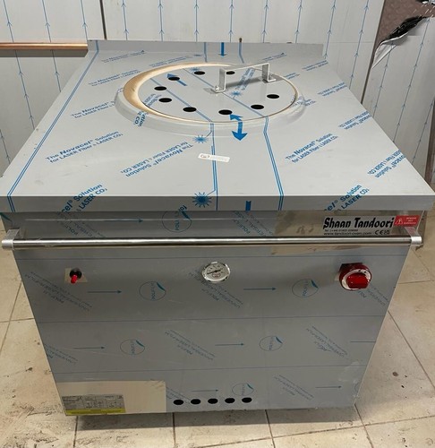 Jumbo size tandoori - , clay