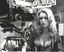 GENEVIEVE GILLES busty camera