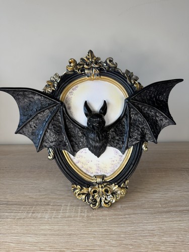 Ornate floral bat - floral,