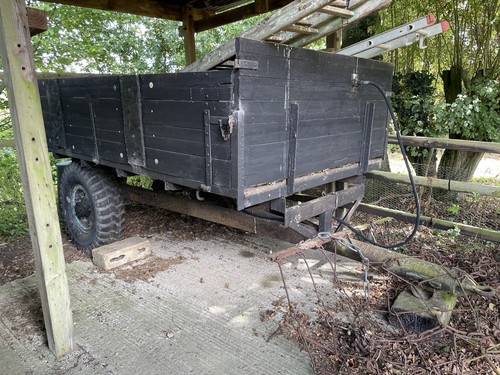 Horse muck tipping trailer - muck,