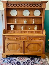Gorgeous vintage solid pine Welsh dresser with 8 drawers – local delivery