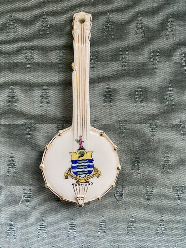 Worthing crest sussex - crest,