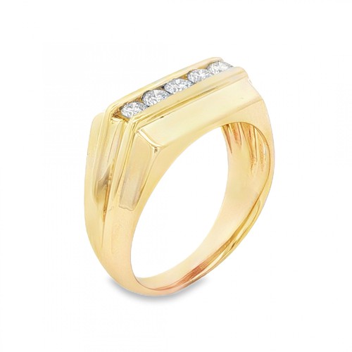 9ct yellow gold diamond signet - 9ct,